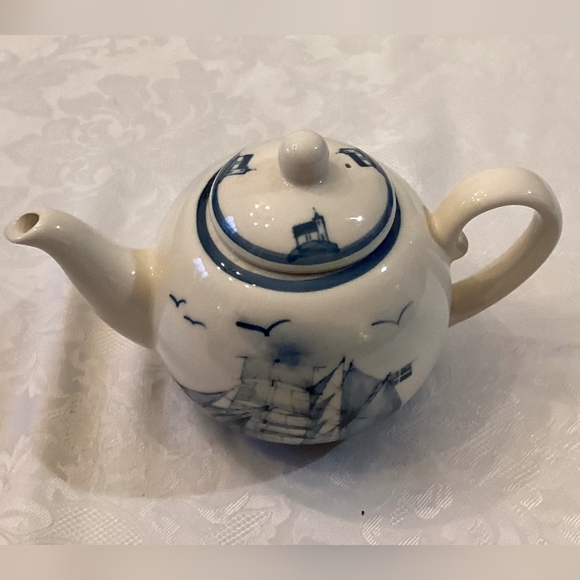 Oxney Green made in England Tea Pot Nautical Sail Ship 4 1/2" Height 32 … - Picture 2 of 5